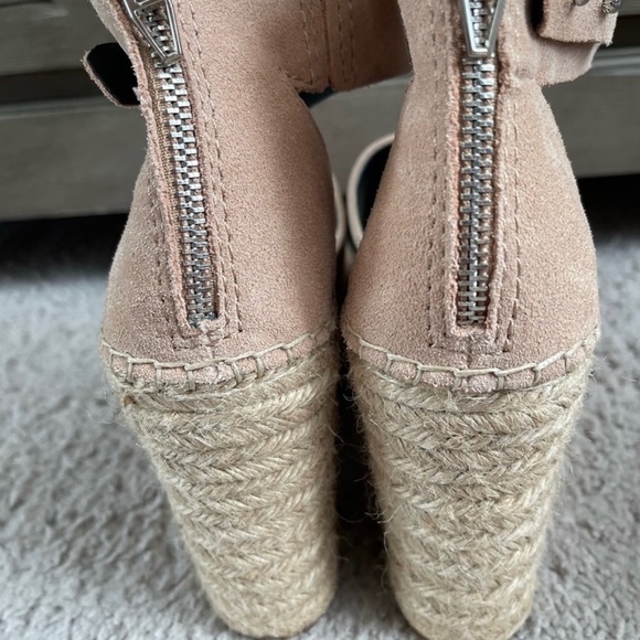 Dolce Vita Blush Suede Straw Wedge | Espadrille | Size: 10 - Picture 2 of 4